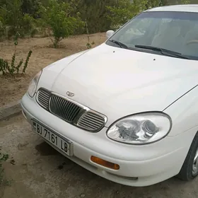 Daewoo Leganza 2001