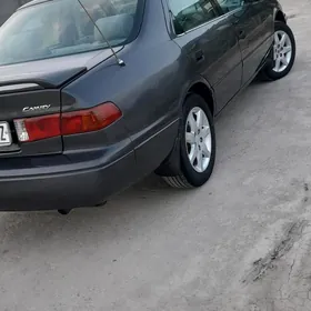 Toyota Camry 2001