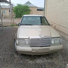 Mercedes-Benz E-Class 1990