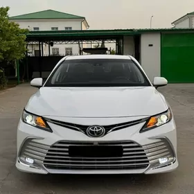 Toyota Camry 2021