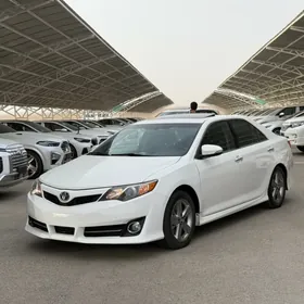 Toyota Camry 2014