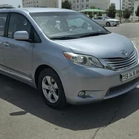 Toyota Sienna 2010