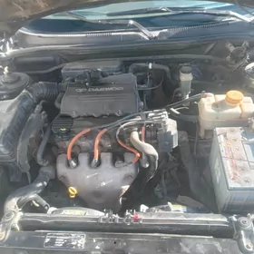 Daewoo Leganza 1999