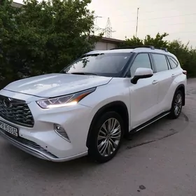 Toyota Highlander 2022