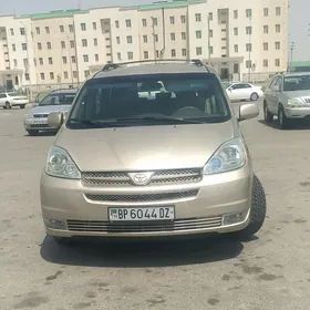 Toyota Sienna 2004