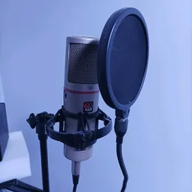 AKG studia mikrafon
