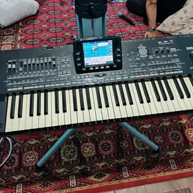 korg pa3. 61kw.  256r.