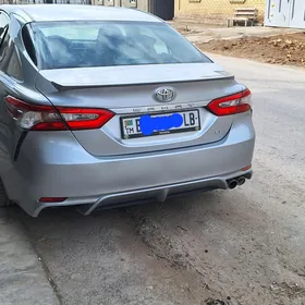 Toyota Camry 2018