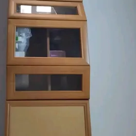 Mebel kuhonnyý