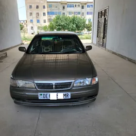 Nissan Sunny 1993