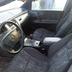 Mercedes-Benz E320 1996