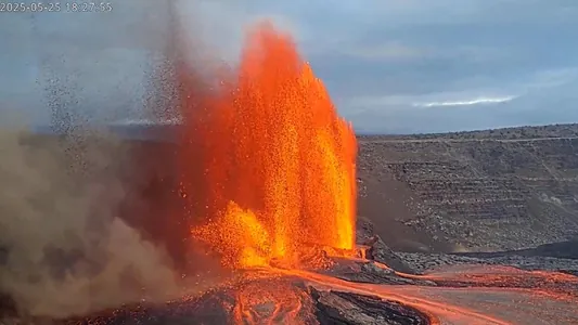 Gawaýdaky Kilauea wulkany atylyp başlady: ol 300 metr beýiklige lawa zyňýar