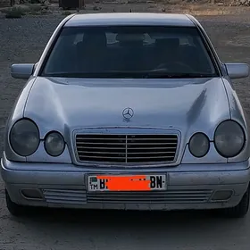 Mercedes-Benz E320 1998
