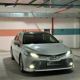 Toyota Camry 2019