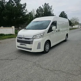 Toyota Hiace 2021