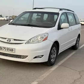 Toyota Sienna 2008