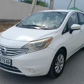 Nissan Versa 2015