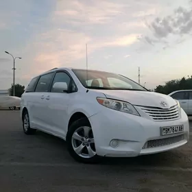 Sienna Hyzmaty (Taxi)