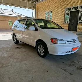 Toyota Sienna 2002