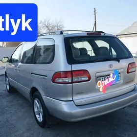 Toyota Sienna 2002