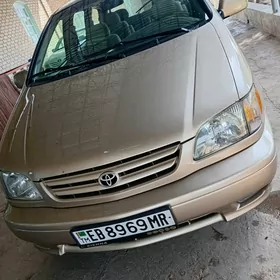 Toyota Sienna 2002