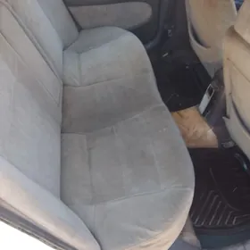 Daewoo Leganza 1998