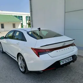 Hyundai Elantra 2023