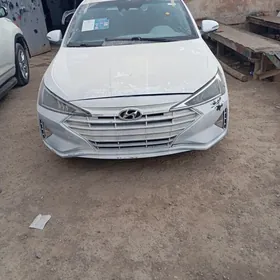 Hyundai Elantra 2020