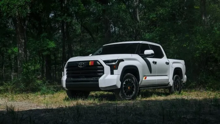 Toyota отзывает почти 443 тысячи пикапов Tundra из-за проблем с задним светом