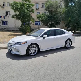 Toyota Camry 2018
