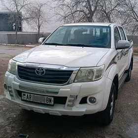 Toyota Hilux 2014