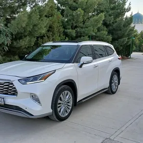 Toyota Highlander 2020