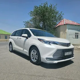 Toyota Sienna 2021