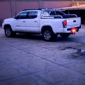 Toyota Tacoma 2016