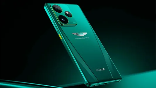 Realme представила GT 7 Dream Edition, созданную с Aston Martin F1