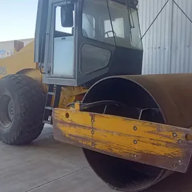 Bomag BW DH-4 2004