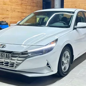 Hyundai Elantra 2022