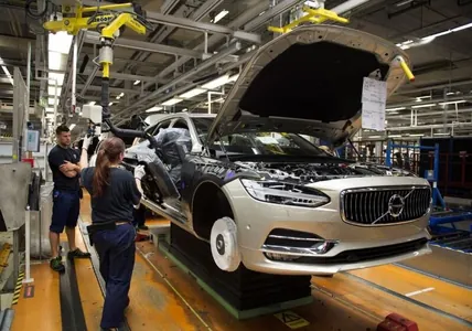«Volvo» 3 müň işgärini işden boşadar
