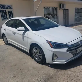 Hyundai Elantra 2019