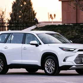 Toyota Grand Highlander 2023