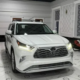 Toyota Highlander 2022
