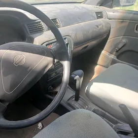Nissan Sunny 1999