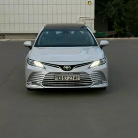 Toyota Camry 2021