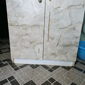 комод