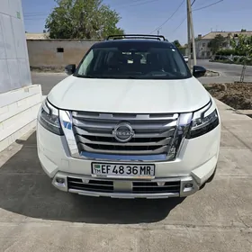 Nissan Pathfinder 2021