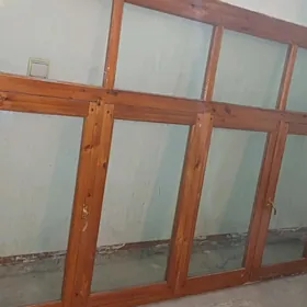 деревянное окно для дома