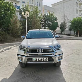 Toyota Hilux 2021