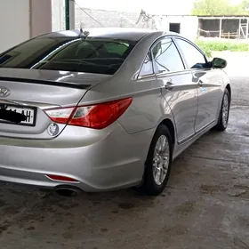 Hyundai Sonata 2011