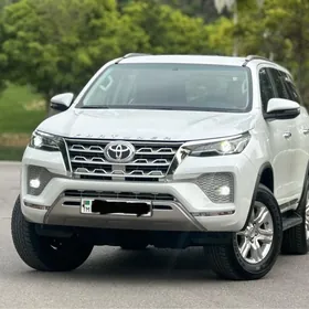 Toyota Fortuner 2024