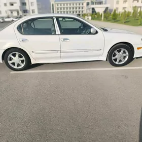 Nissan Maxima 2000